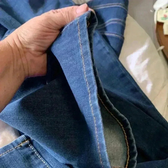 Guess Mid-Rise Bootcut,  30 by 32 - Picture 8 of 10